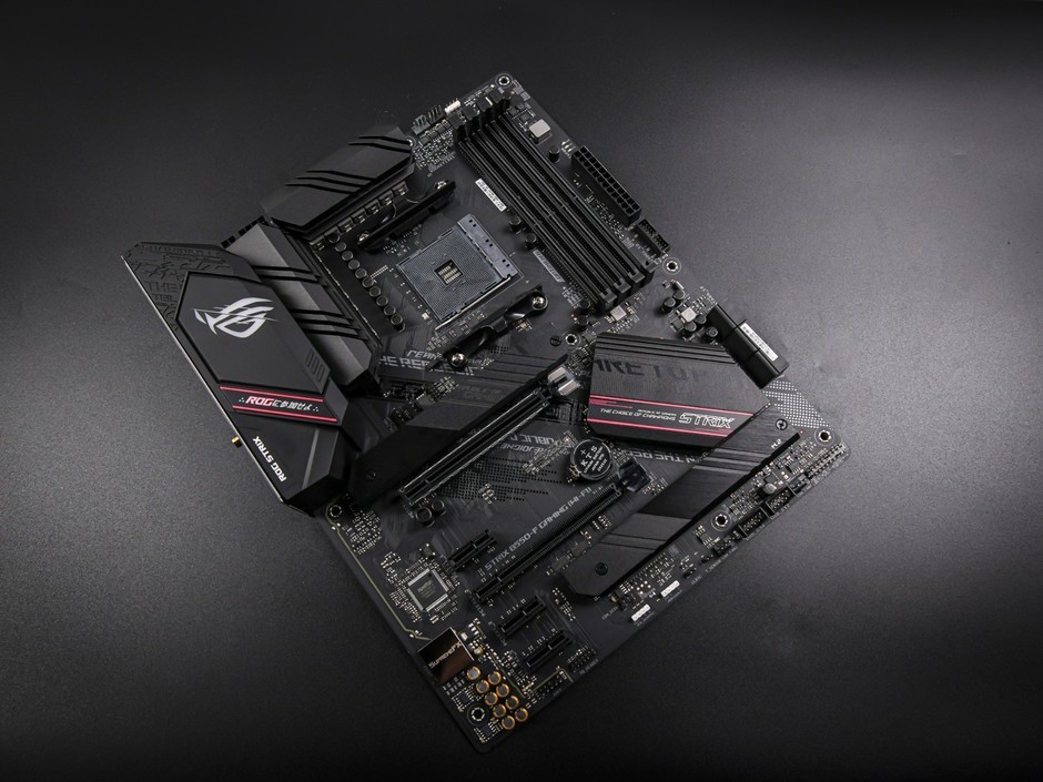 猛禽新秀华硕rogstrixb550fgamingwifi图赏