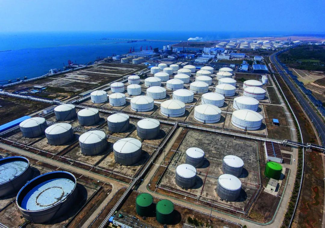 (资料图片)位于海南洋浦经济开发区的中石化(香港)海南石油储备库.