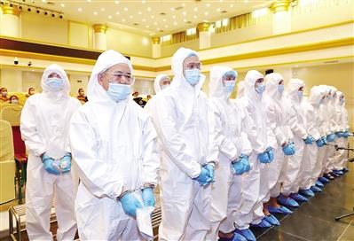 王绍章等20人涉暗作恶案件在海口中院公开开庭审理。来源:法制时报