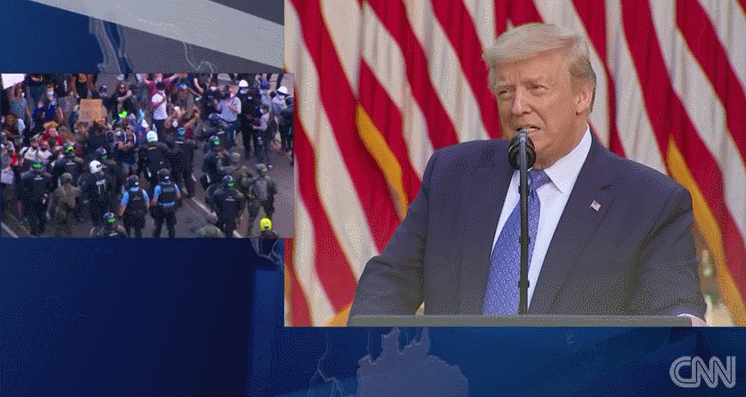 CNN报道特朗普发布会，配图是示威者与警察冲突 视频截图