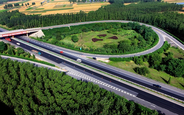 [河北]保津高速仅用半月圆满完成路面病害处治工程(图)