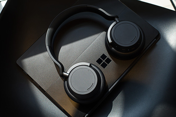 Surface Headphones 2:花2000元买这样的耳机值吗?_手机新浪网