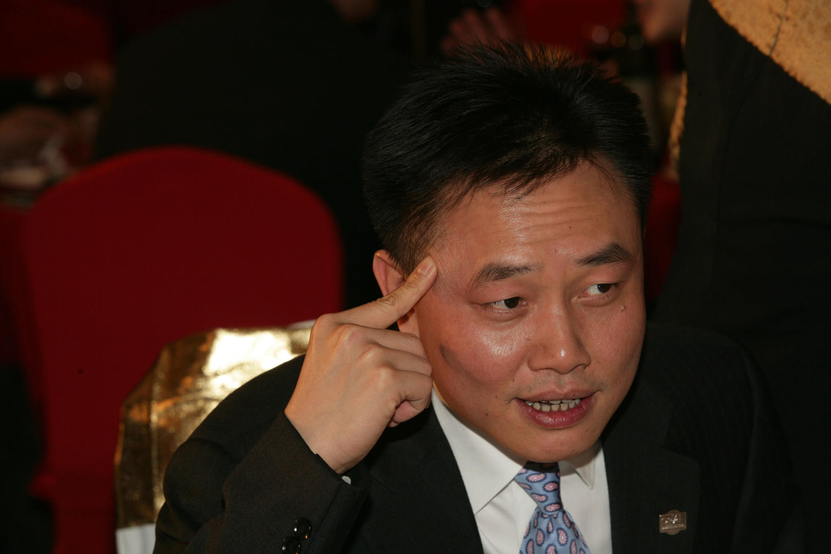 掉队的国美腰斩的身家 黄光裕假释后翻盘有多难？_手机新浪网
