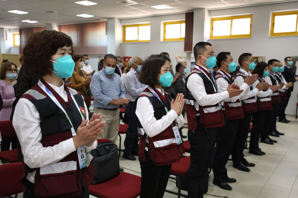 6月16日，在约旦河西岸城市拉姆安拉，巴勒斯坦卫生部为中国医疗专家组举行欢送仪式。新华社发（艾曼·努巴尼摄）
