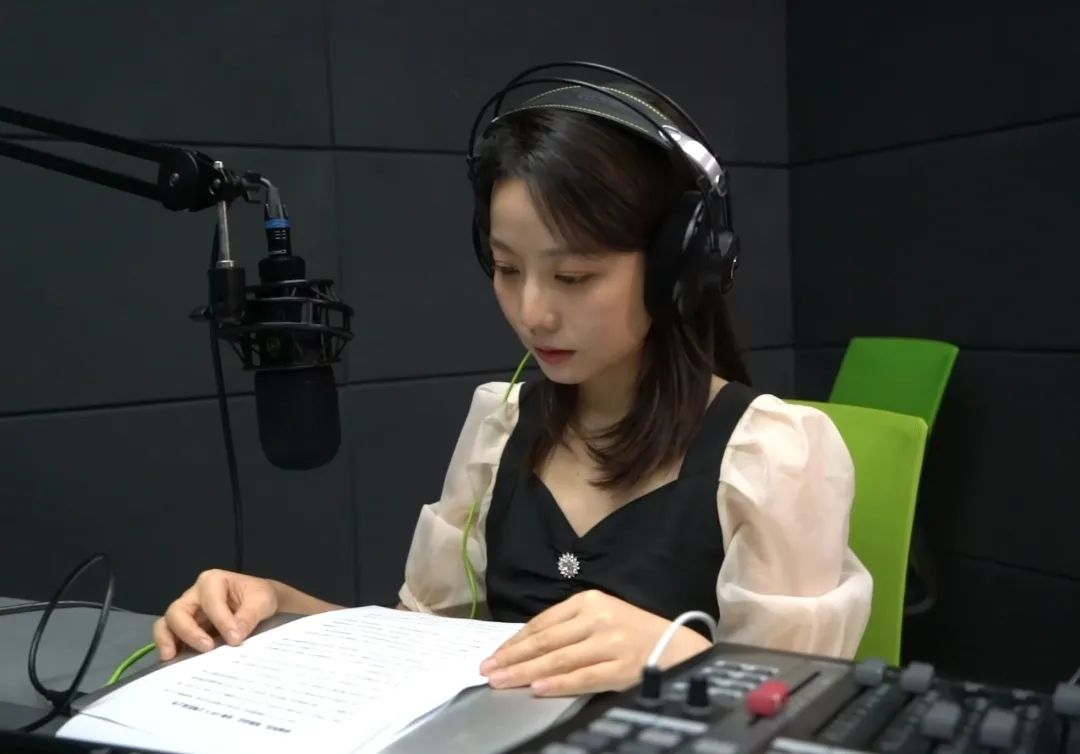 给小猪佩奇,花千骨配音的原来是她……|陈奕雯_新浪财经_新浪网