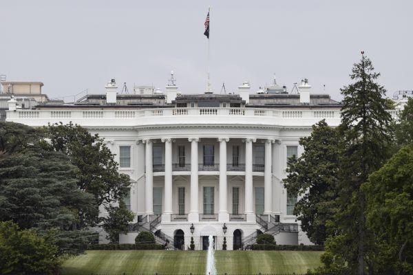 图为在美国首都华盛顿拍摄的白宫。新华社发