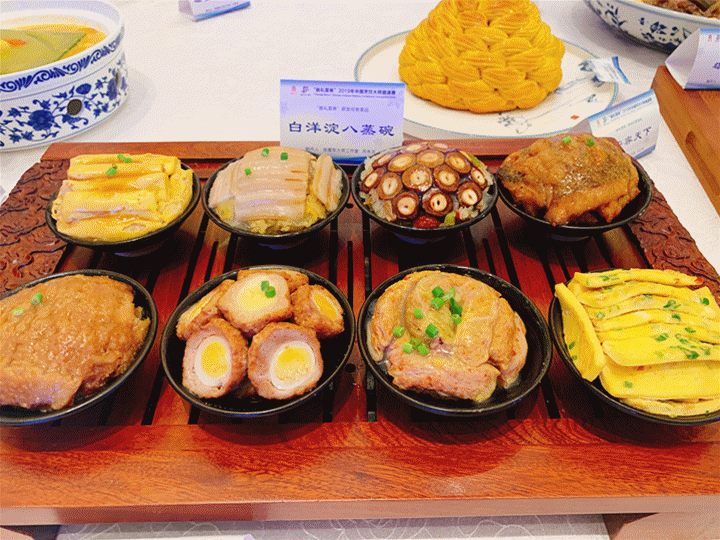 　“崇礼菜单”2019年中国烹饪大师邀请赛部分菜品展示。刘梦妍摄