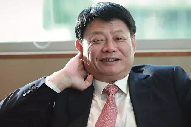 25年老将洪崎挥别民生银行高迎欣接任董事长