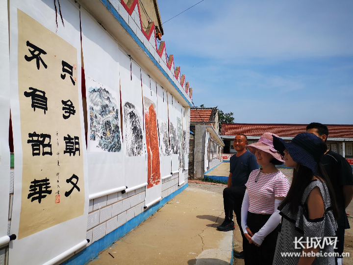 迁安提铃寨村:99幅迁纸书画献礼建党99周年