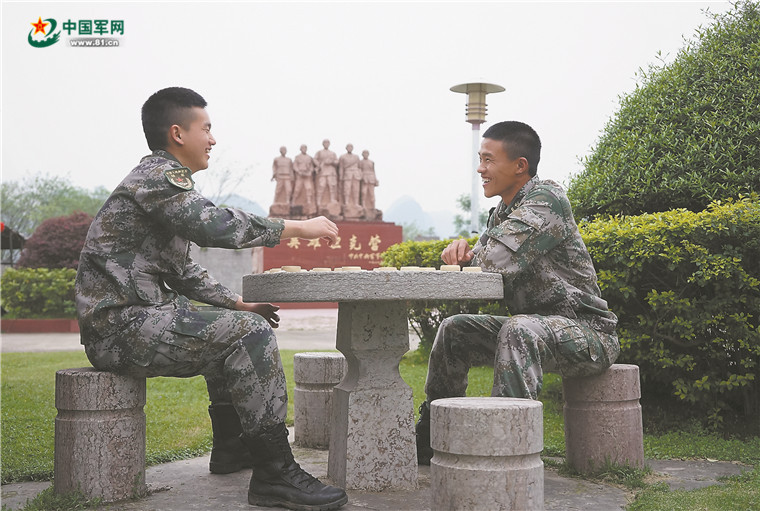 谈心的功夫在"话外"军报记者 2020-06-23 13:13:00 来源:中国军网