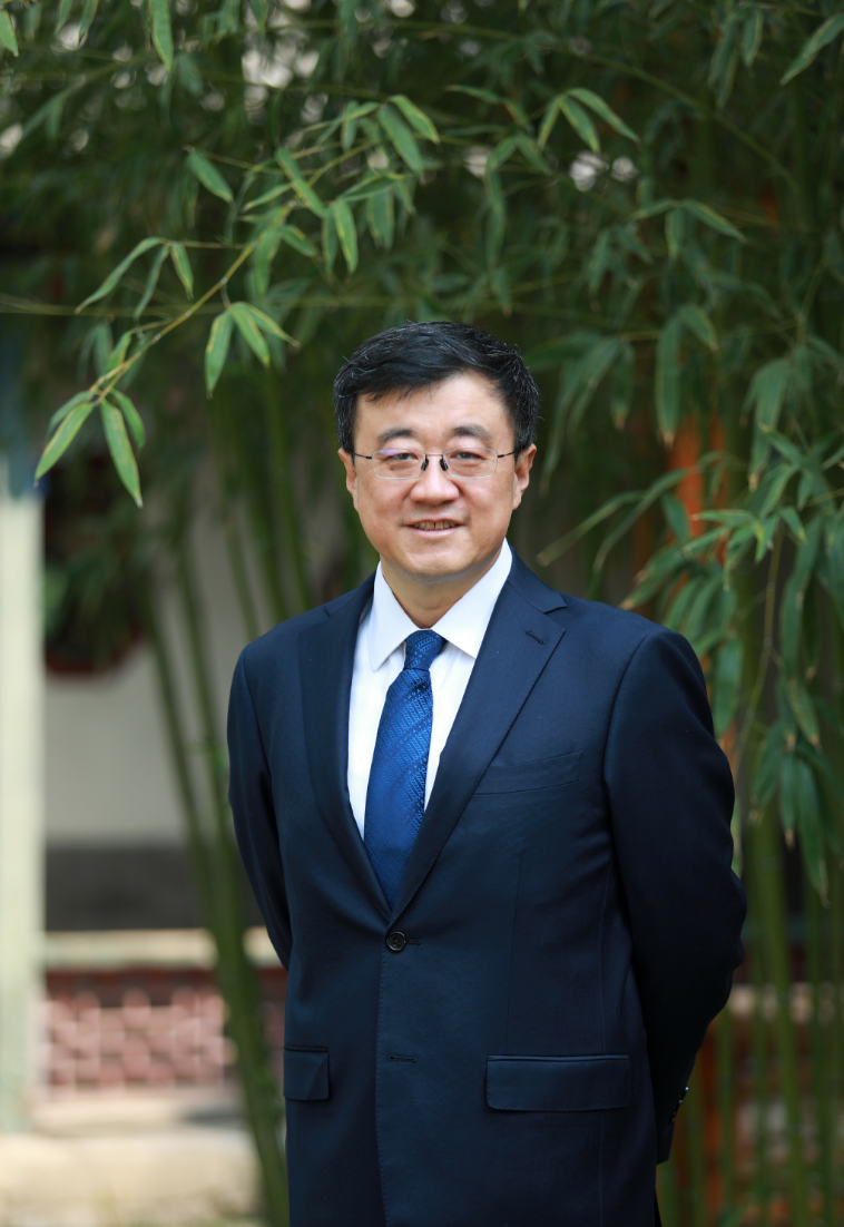 杨斌教育得要回归本来才能面向未来