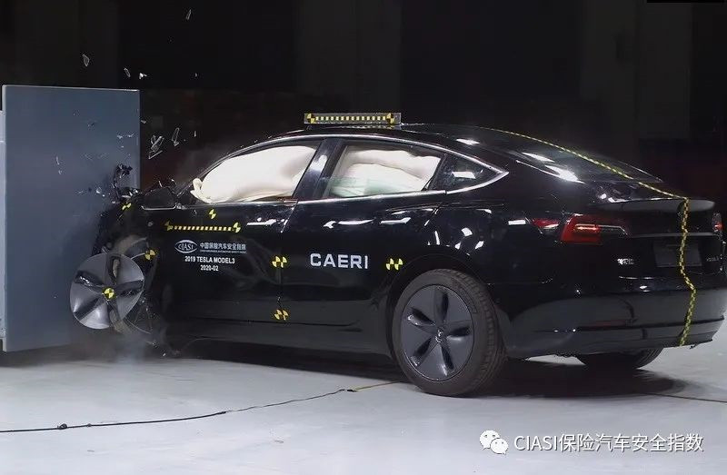 国产特斯拉 Model 3 中保研碰撞测试完成：视频公布