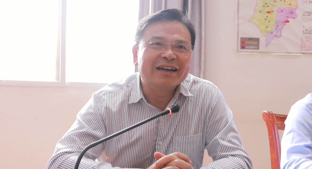 【解说】仪式上,县委书记施继平代表施甸县委,县人大,县政府,县政协