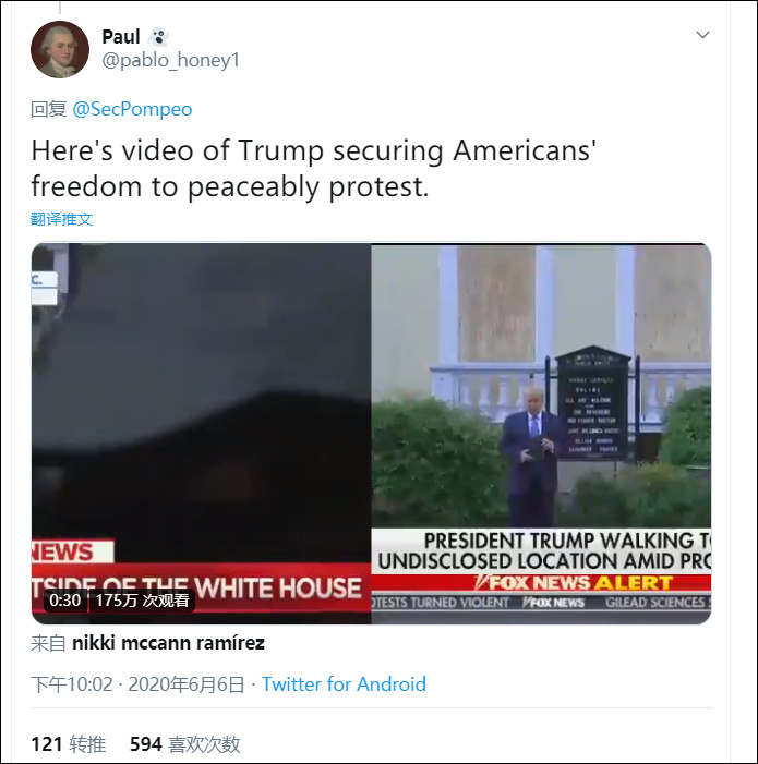 热评第一的美国网民贴出来特朗普参观教堂的视频 图源：社交媒体