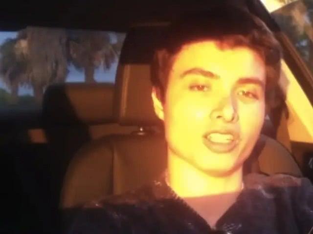 环球网美国男子造炸弹计划袭击“性感啦啦队”却炸断自己手