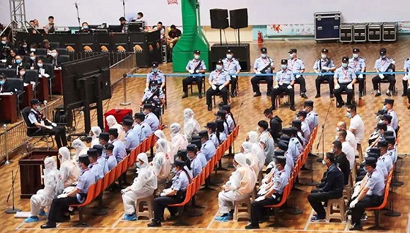 通辽黑老大受审从市委书记到普通民警上百人受其贿赂