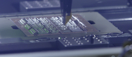 IGBT芯片打线&nbsp; 图片来源：比亚迪半导体