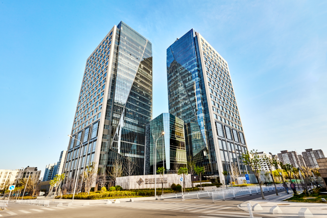 区域的写字楼中海国际中心,中建财富国际中心两项目均处于满租状态,也