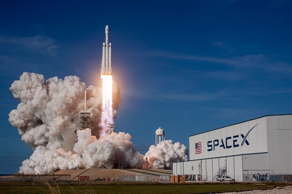 SpaceX和一家加拿大初创公司将把太空变成广告牌 1 SpaceX 和一家加拿大初创公司将把太空变成广告牌