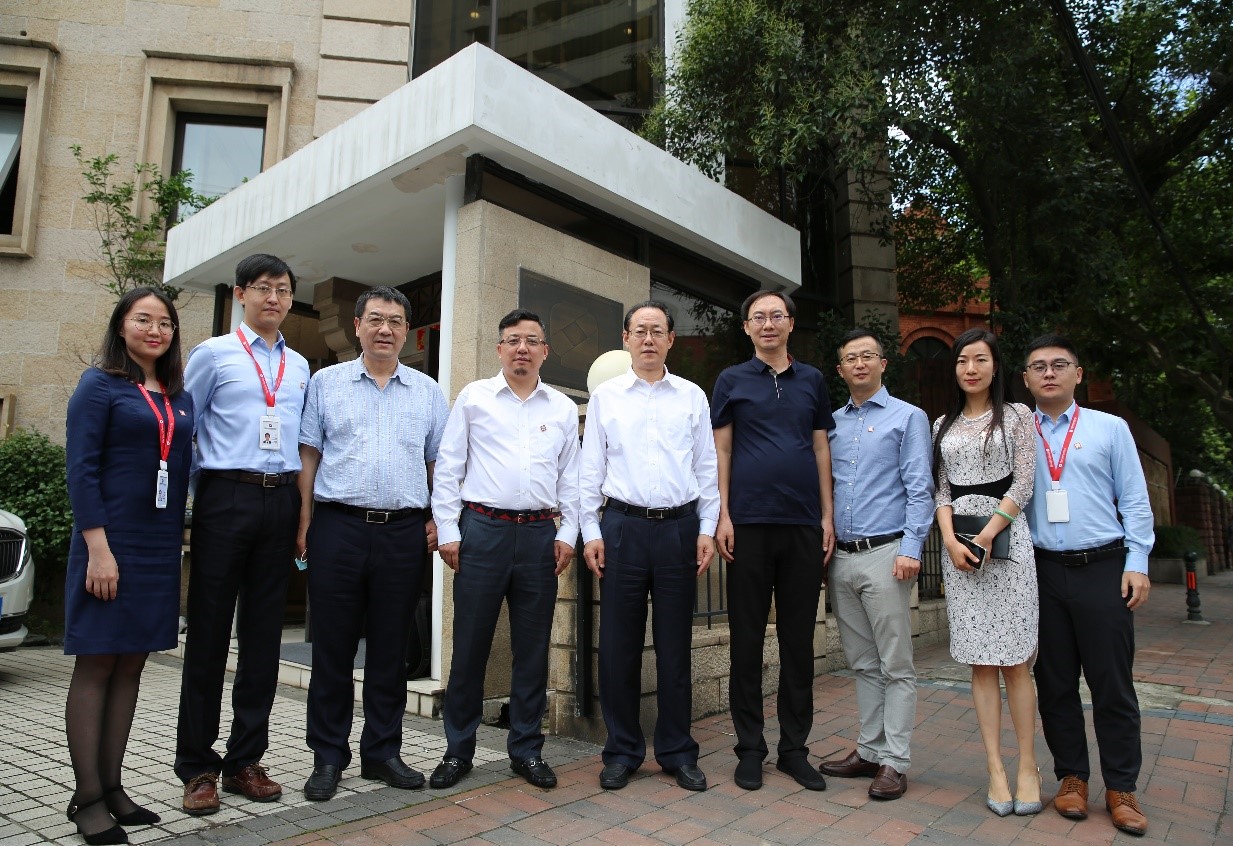 周渝波赴上海调研并出席中芯国际孚能科技上市仪式