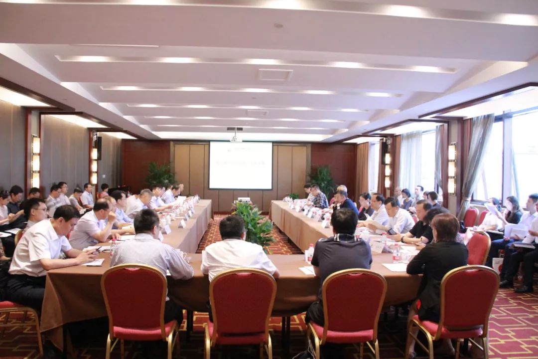 cf40召开青年论坛内部研讨会"宏观政策是否应该更加发力以维持增长"