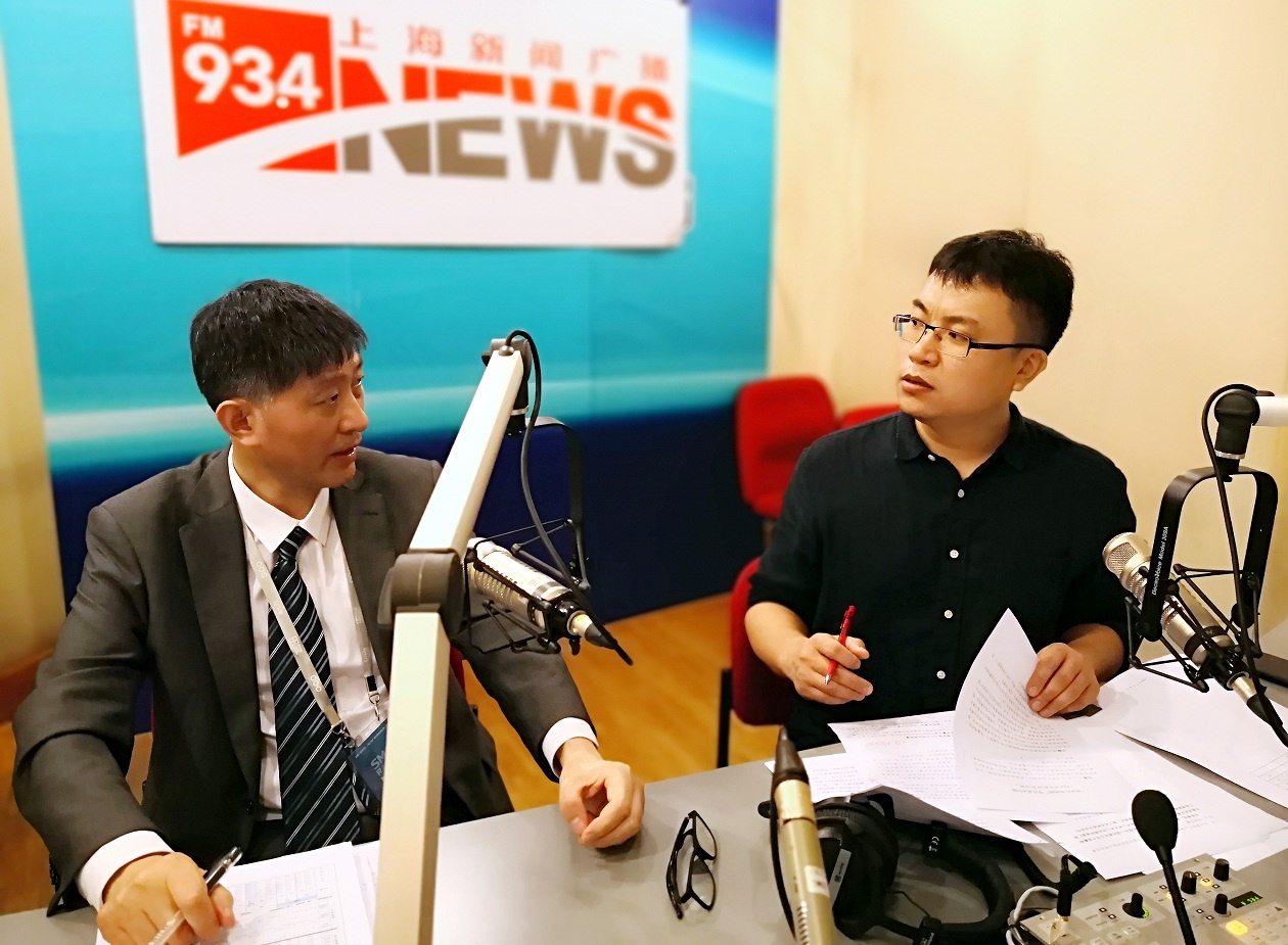 上海市交通委副主任张林做客上海人民广播电台政风行风热线节目图