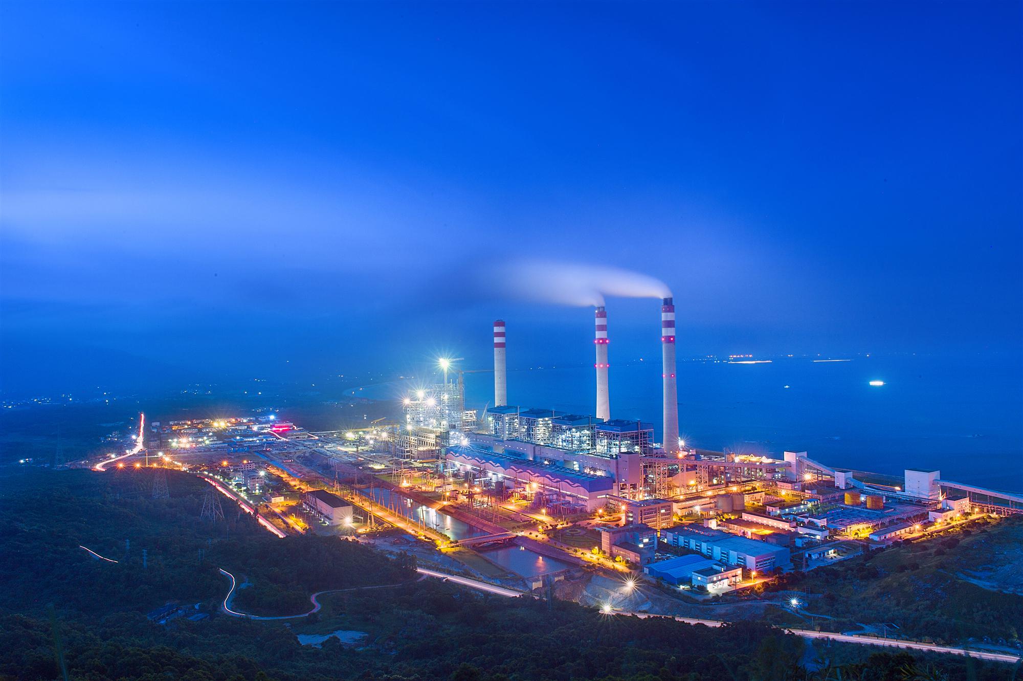 世界首个124万千瓦高效超超临界燃煤发电工程建成投产