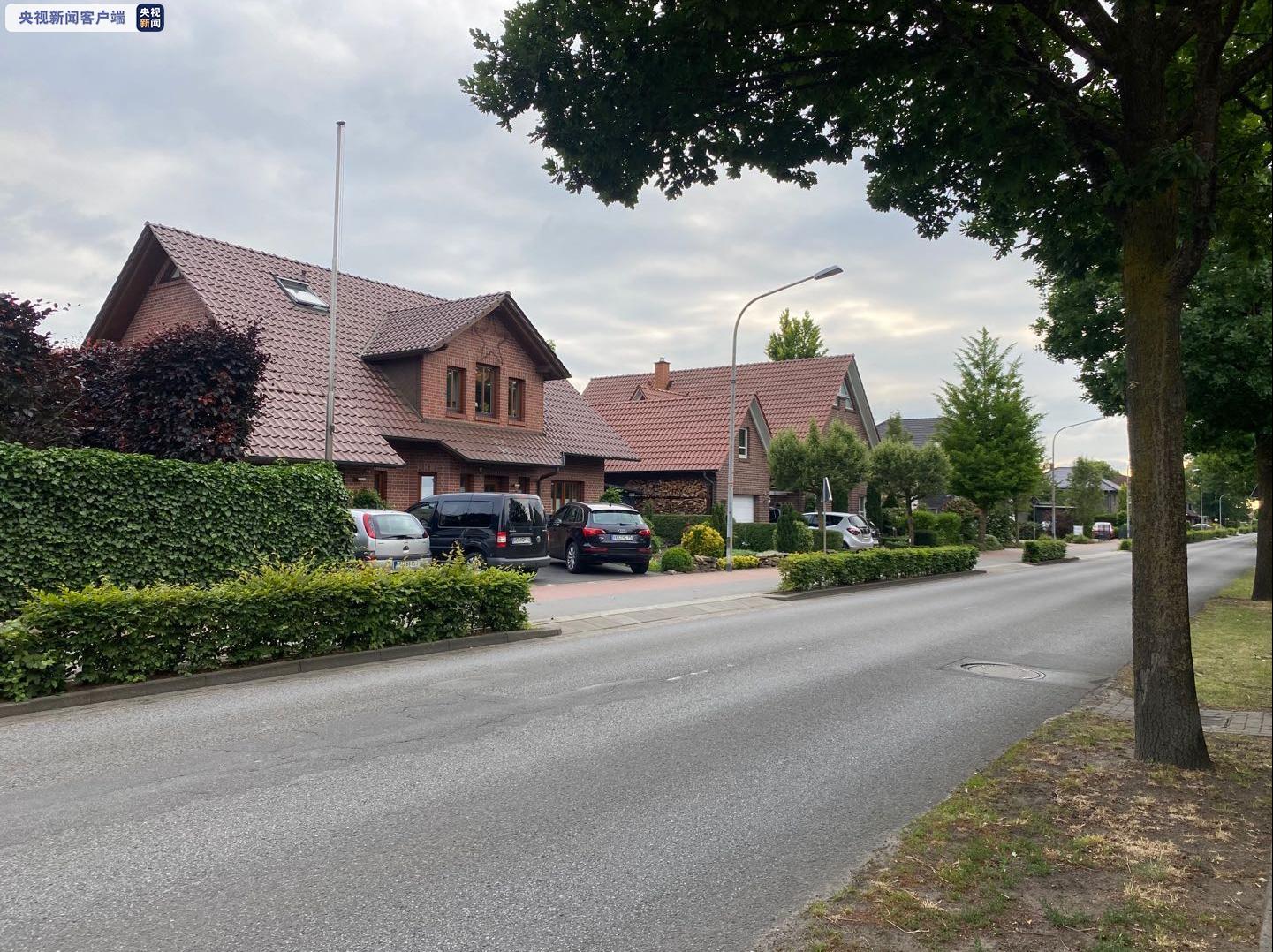 △图为事发小镇洛讷