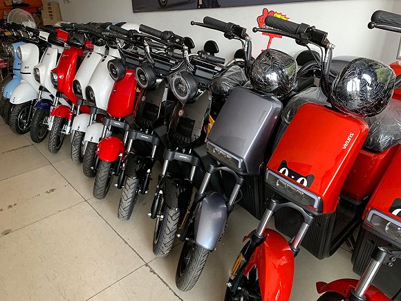 疫情改变出行方式 两轮电动车销量大涨 行业公司股价翻倍 电动车 电动 出行方式 新浪科技 新浪网