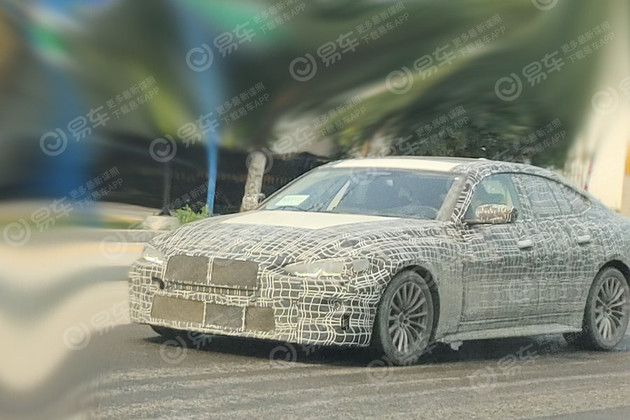 延续最新家族设计 全新宝马4系四门轿跑车谍照曝光