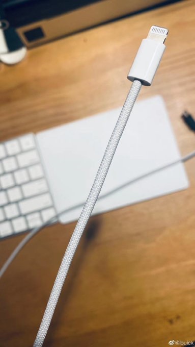 苹果iphone 12 附带的lightning 编织数据线谍照曝光 手机新浪网 苹果iphone 12 附带的lightning 编织数据线谍照曝光 手机新浪网