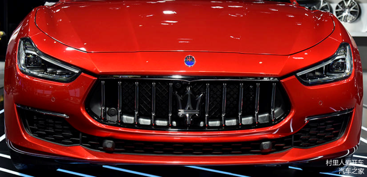 实拍玛莎拉蒂ghibli fenice:岩浆红配色,2.0t 48v轻混动力