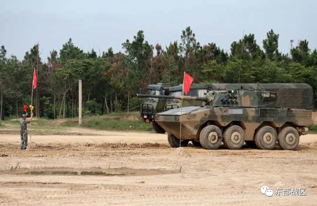 突击车开火附震撼视频