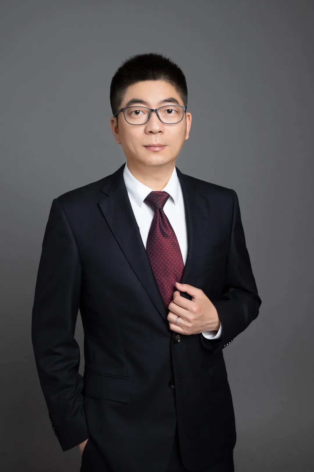 拥抱龙头价值银河龙头股票拟任基金经理致投资人的信