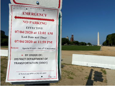 △7月4日，美国国家广场附近被设置障碍物并禁止停车。