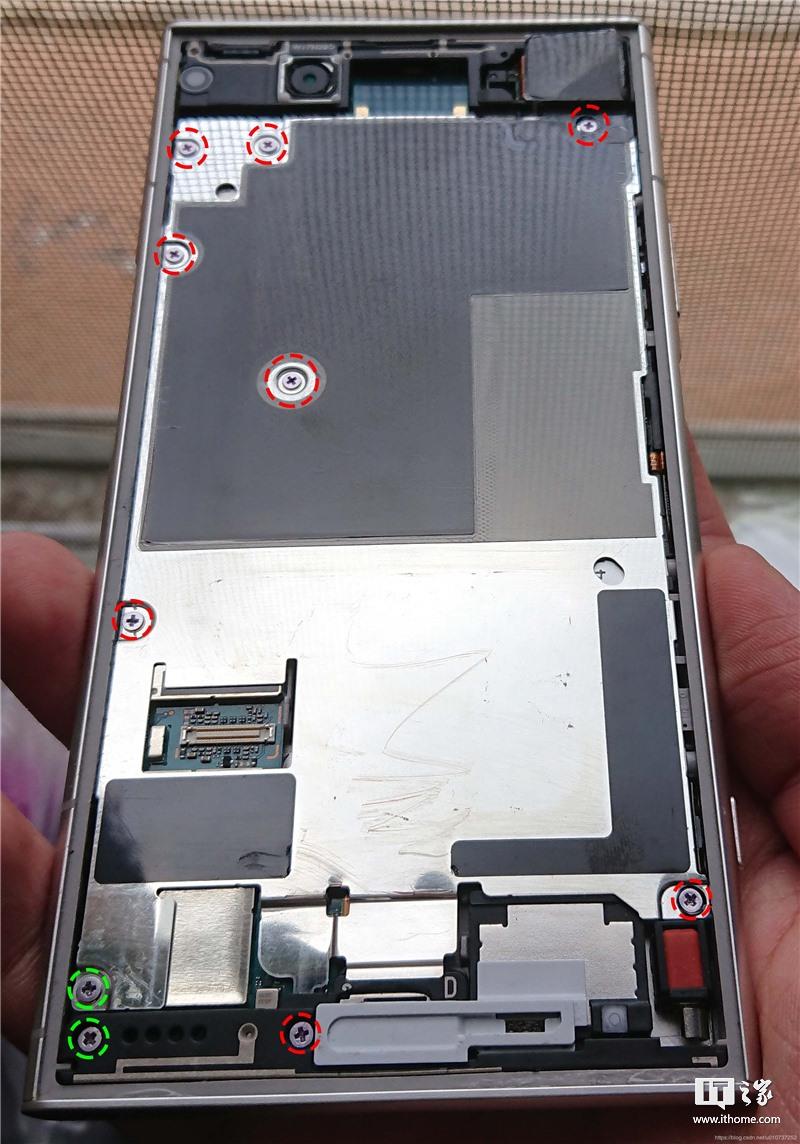 [奇趣电子] #原创#索尼 xperia xz1 拆机换听筒和电池图文教程