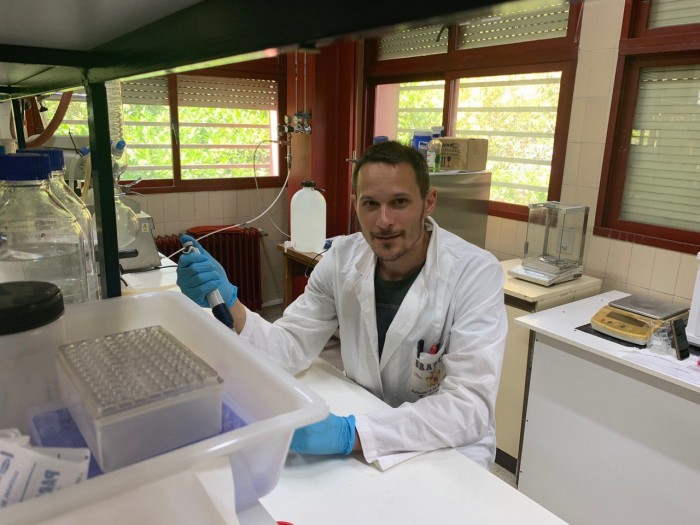 科学家展示人造视网膜,失明者有望恢复视力 1 科学家展示人造视网膜,失明者有望恢复视力