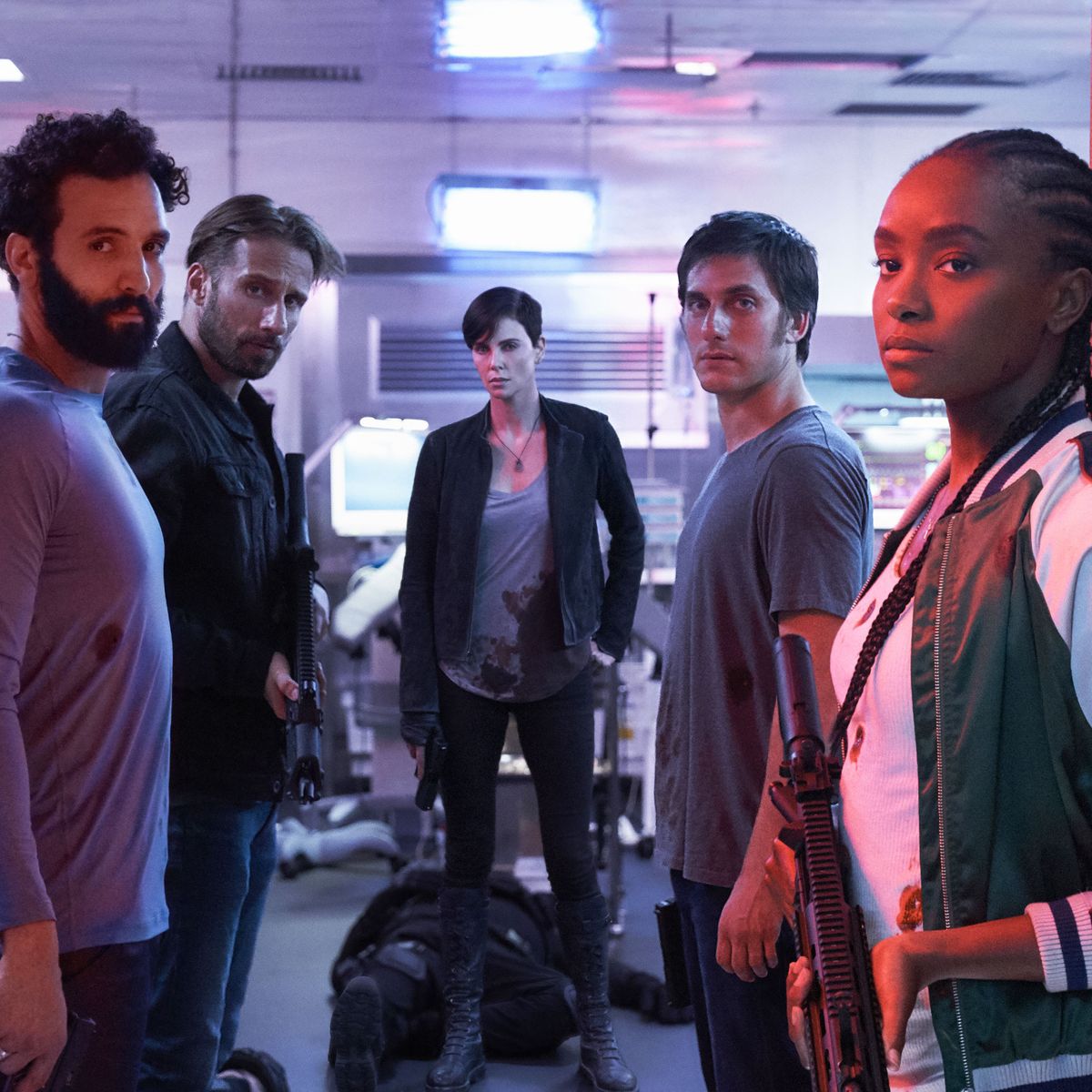 塞隆主演netflix漫改片永生守卫预告长生不死并不好过