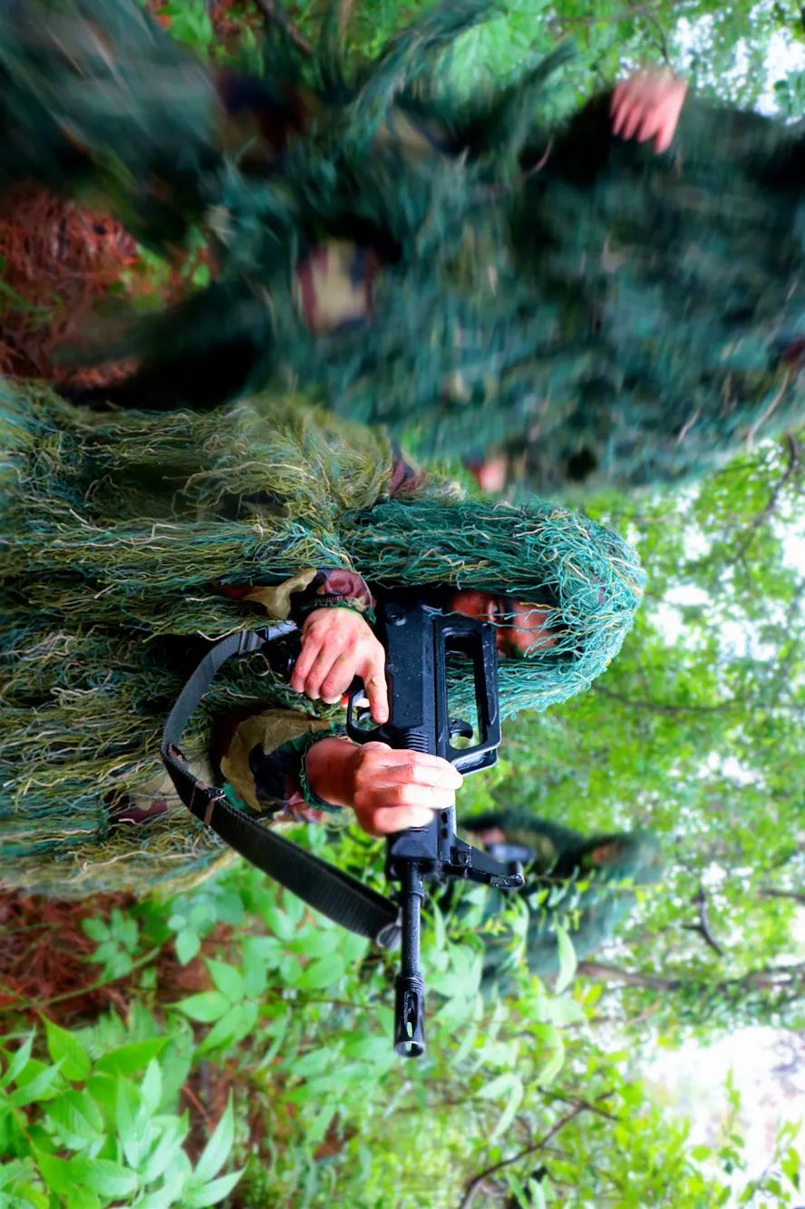 个什么样子侦察兵这时你脑海肯定会想到来无影去无踪翻山越岭抵进侦察