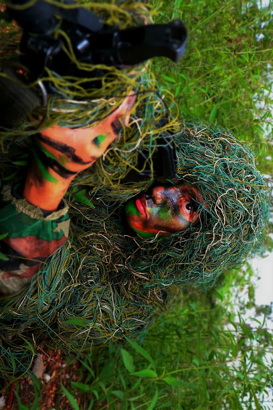 图阅61陆军勇猛的吉利服