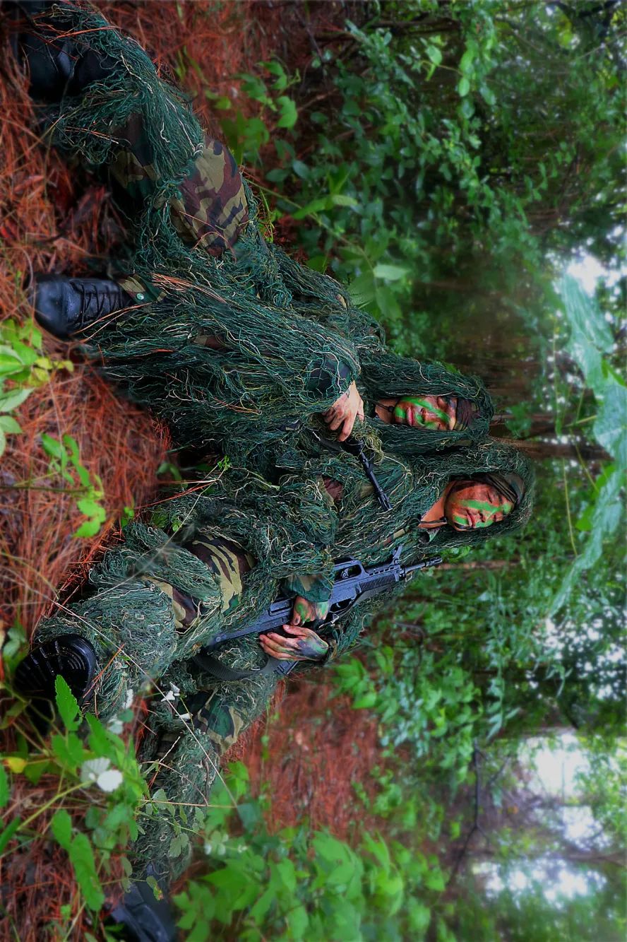 图阅61陆军勇猛的吉利服