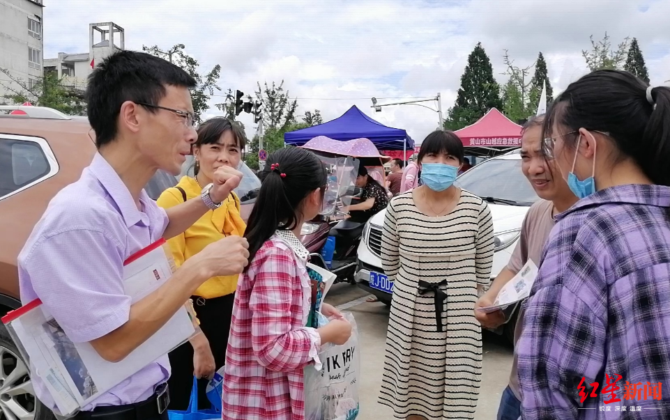 7月9日，学生们完成了“三日”高考 图据红星新闻