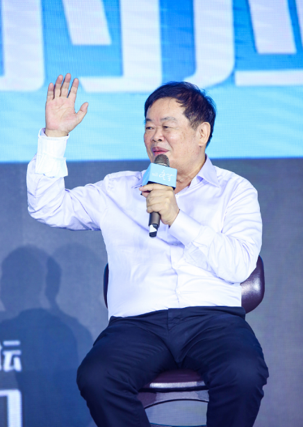 福耀玻璃曹德旺新能源车市竞争激烈靠补贴谋利的车企就是在等死