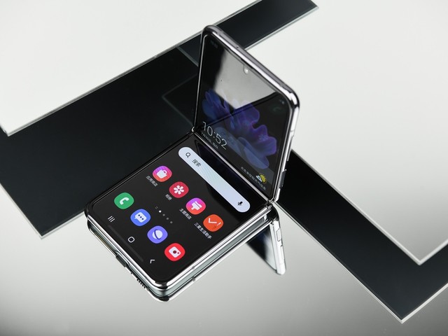 来自三星Z Flip 5G体验后的思考：折叠屏会是手机的未来吗