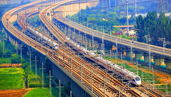 铁路顶层规划解读:15年后高铁里程将翻倍 无感支付等产业将迎发展