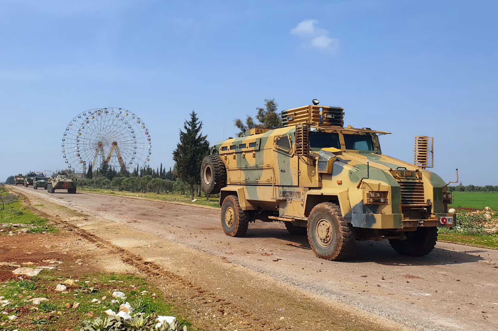 土耳其国防部：土俄联合巡逻车队在叙利亚遭袭
