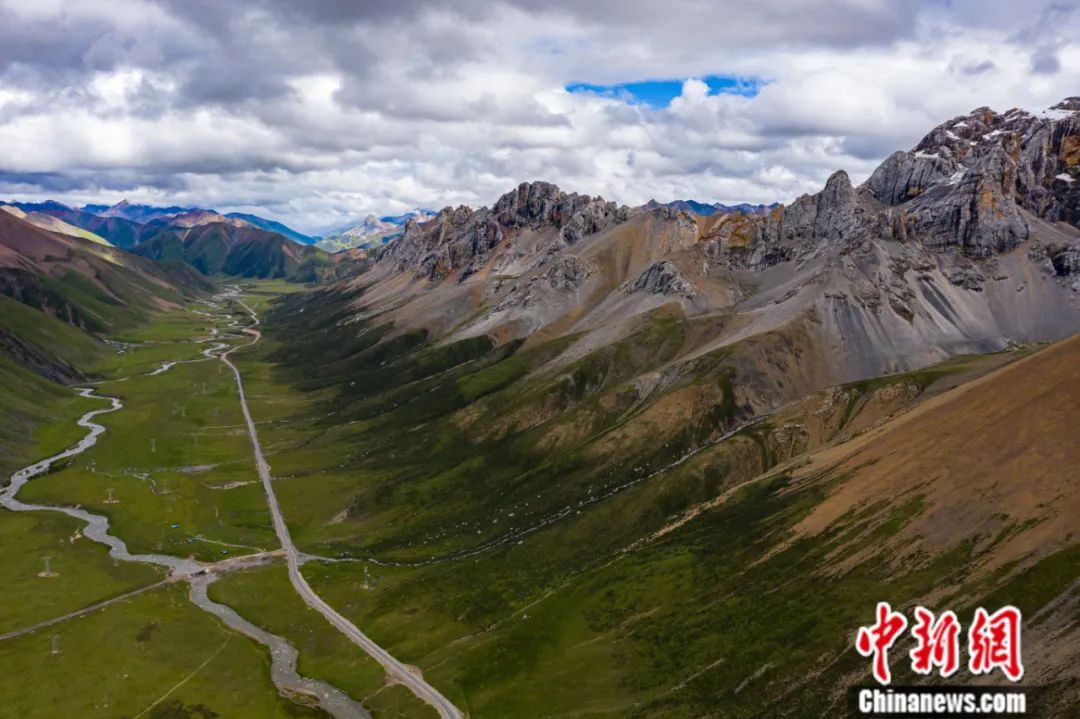 西藏自治区那曲市嘉黎县风光.中新社记者 何蓬磊 摄