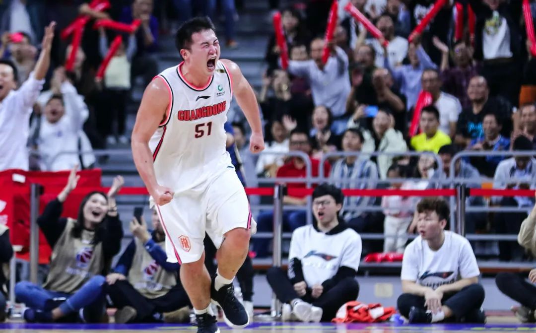 专访朱芳雨:盼阿联6个月重返赛场,内线引援不考虑外援