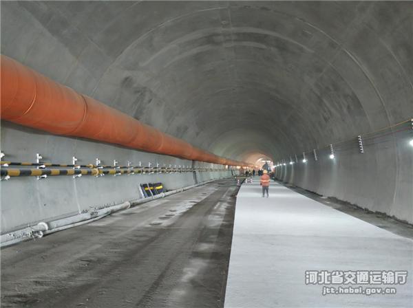 [河北]延崇高速长城岭特长隧道11月底贯通(图)