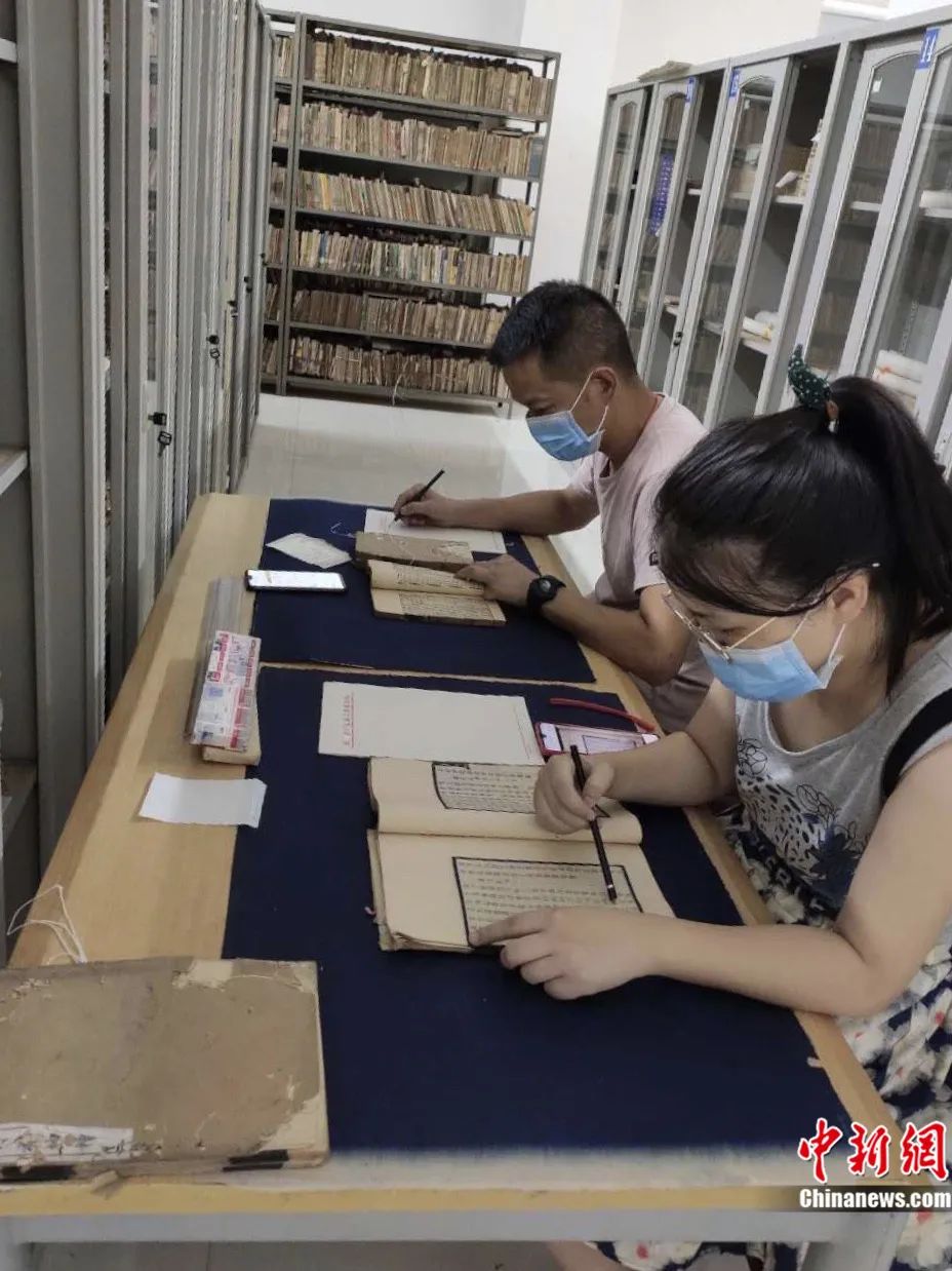 95后聋哑人的哥他们为何都选择为古籍续命